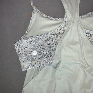 Lululemon tank top with built in bra